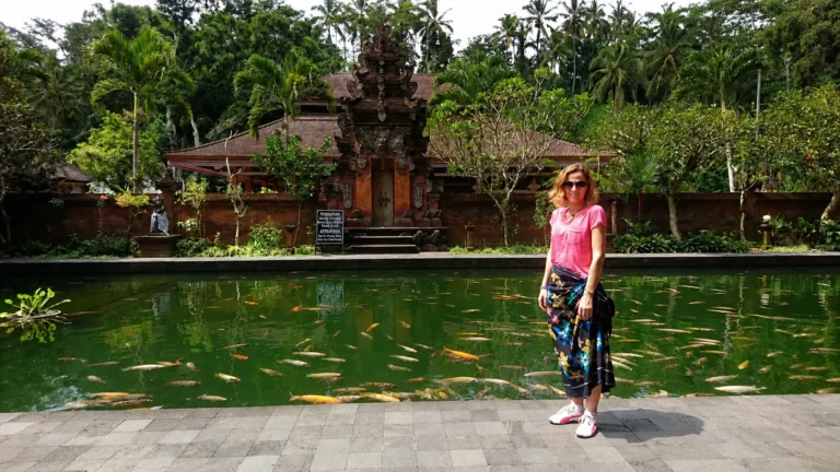 Ulun Danu Bratan Temple with lake and mist