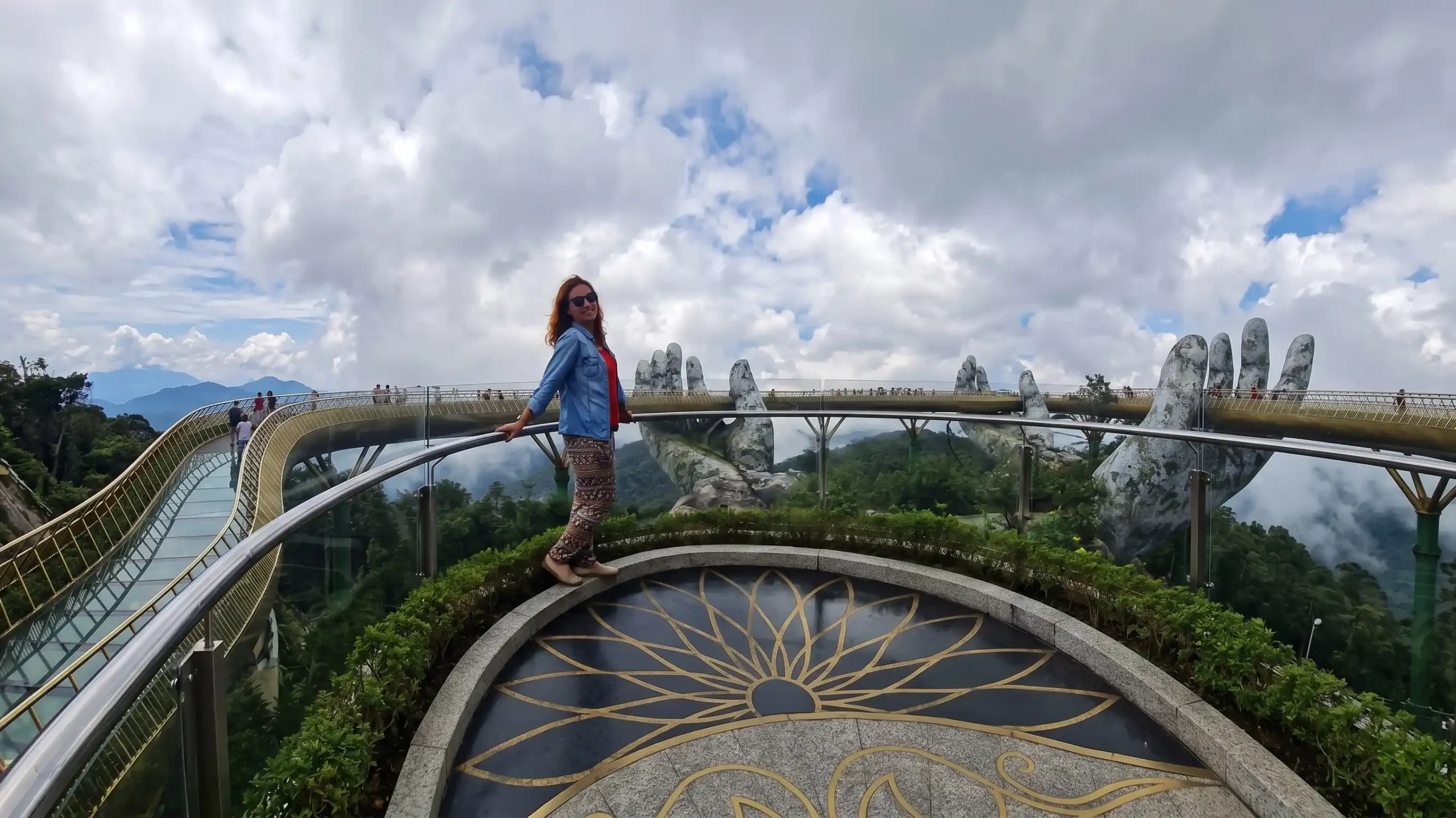 Golden Bridge Ba Na Hills, Da Nang