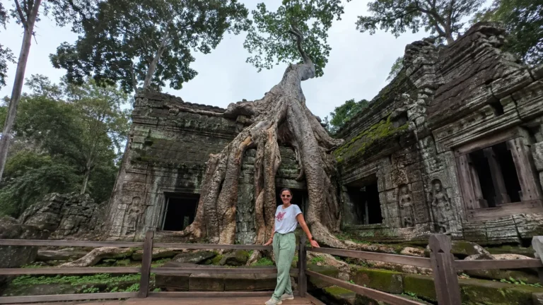 Siem Reap Travel Guide 2026: Angkor Wat, Bayon & the Tonle Sap Floating Villages