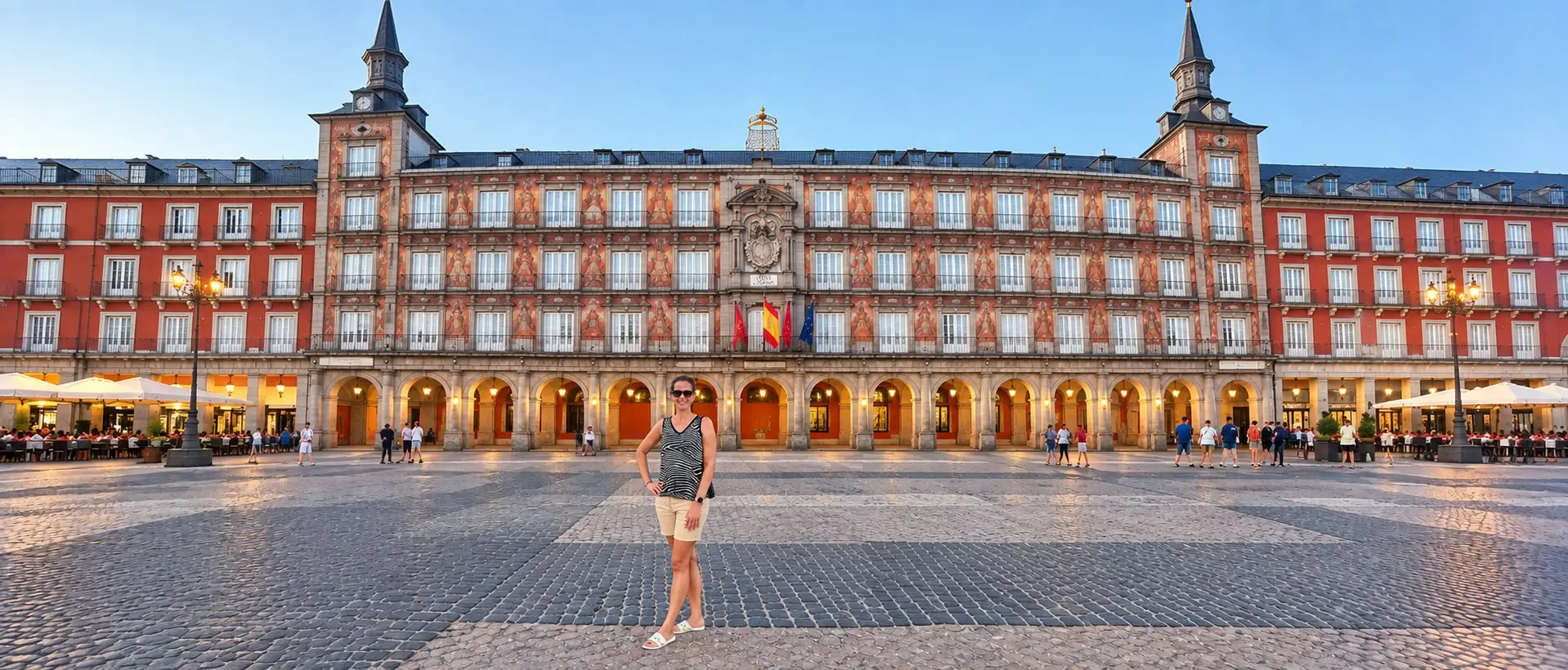 Madrid travel guide Plaza Mayor at dusk
